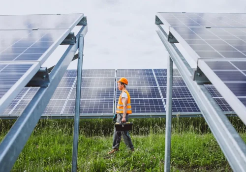Monitorizare si mentenanta panouri fotovoltaice, specialist printre panourile fotovoltaice, veltol-energy.ro