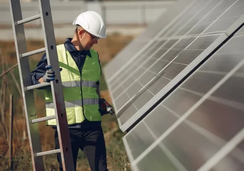 Panouri si sisteme fotovoltaice industriale, specialist in montarea panourilor solare, scara, veltol-energy.ro